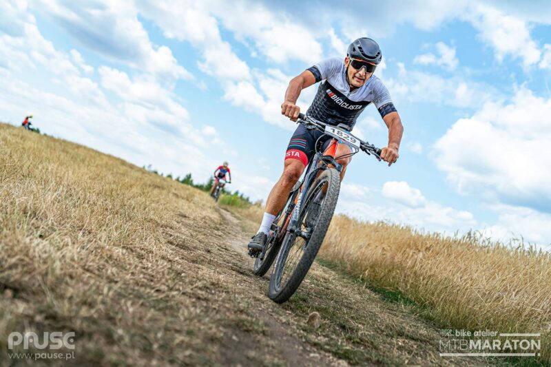 Ponad 600 osób na starcie Bike Atelier MTB Maratonu w Psarach, Paweł Bernas i Adrianna Broda najszybsi | RELACJA
