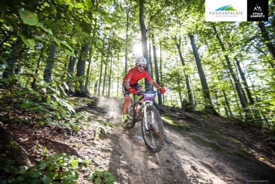 Jedenasta edycja Maratonów Rowerowych Cyklokarpaty w Mieście Szkła za nami