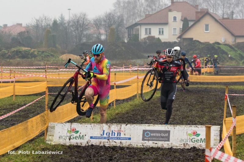 Maksymilian Bieniasz (Bieniasz Bike Team): „ktoś w końcu podniósł poziom w naszej kategorii” | MP CX, Włoszakowice 2021