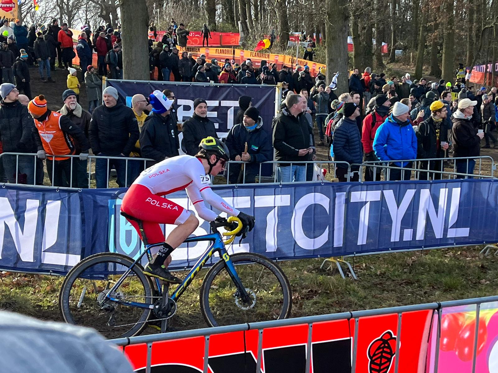 „Niestety szczęście nie dopisało” – Brajan Świder (Pho3nix Cycling Team) | Mistrzostwa Świata CX, Hoogerheide | KOMENTARZ POSTARTOWY