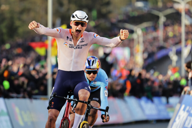 Mathieu van der Poel, Shirin van Anrooij, Léo Bisiaux. Marek Konwa 17. zawodnikiem  Elity! | Mistrzostwa Świata w kolarstwie przełajowym 2023 – Hoogerheide, Holandia | WYNIKI