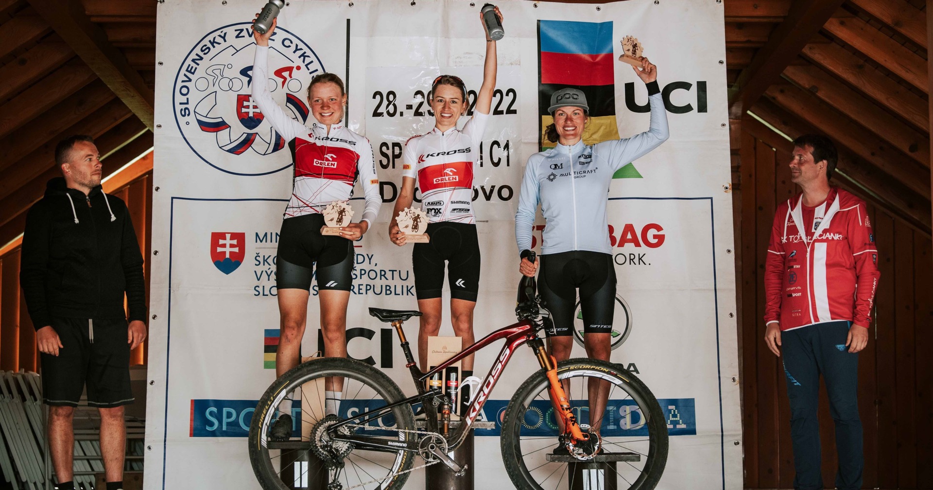 Bartłomiej Wawak i Aleksandra Podgórska wygrywają na Słowacji | XCO Drozdovo UCI C1, Słowacja